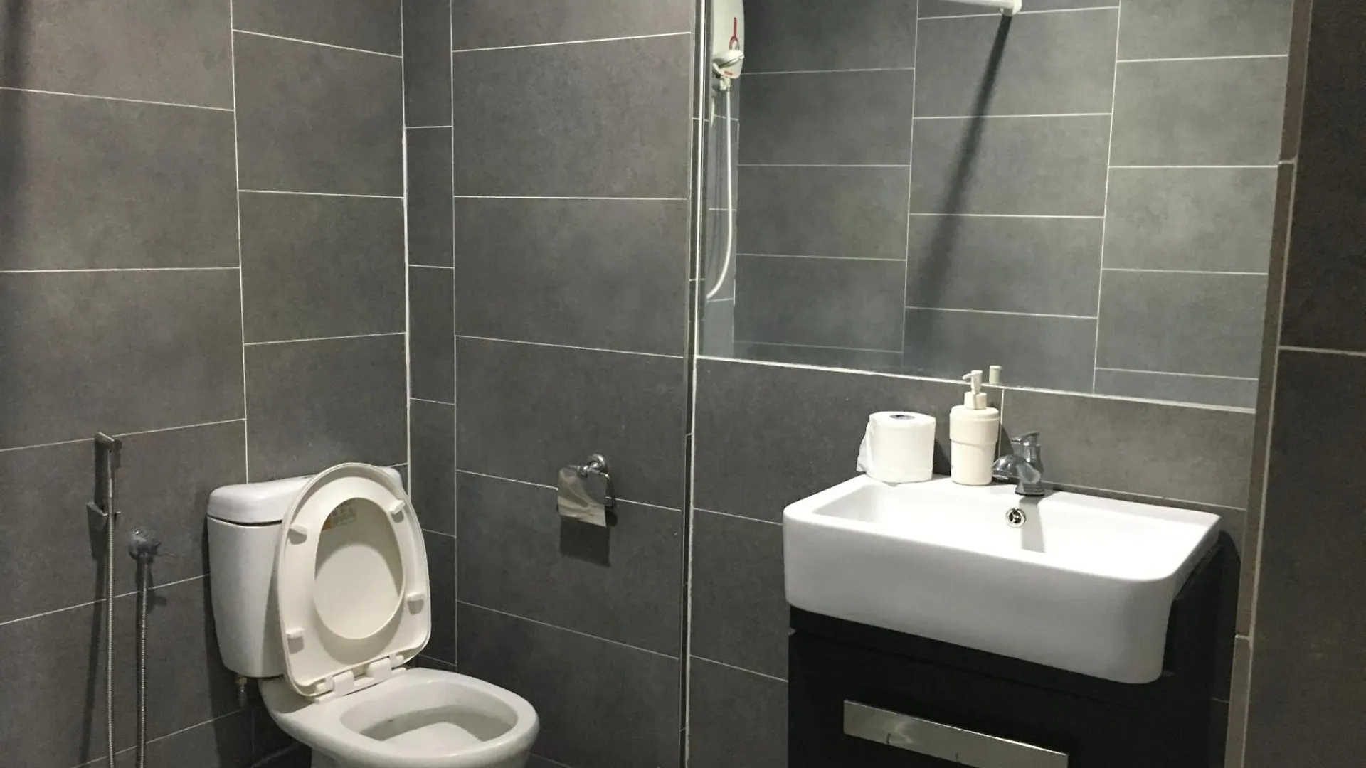 216 Nana'S Homes Wifi N Netflix W Router In Room Petaling Jaya 0*,  Malaysia